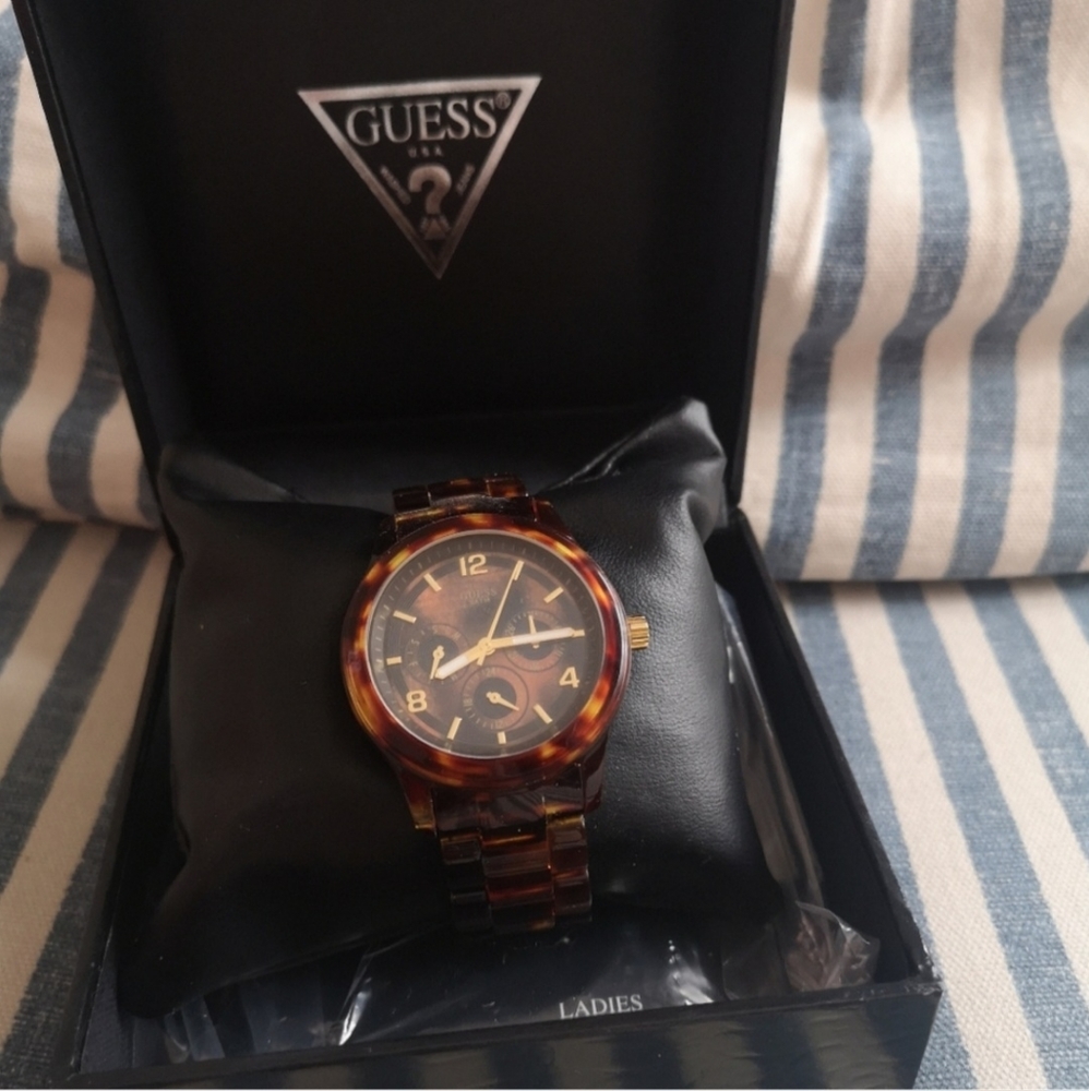 Guess tortoise shell watch - Picture 3 of 4